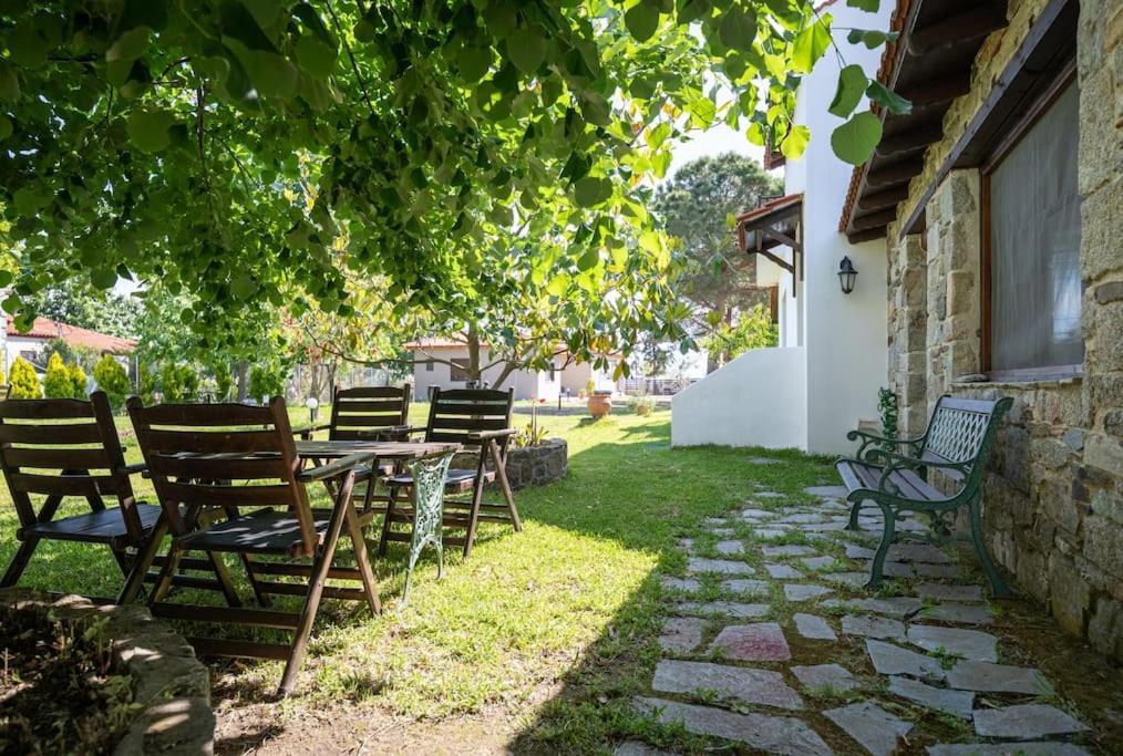 Traditionelles Appartement Athos Shadow Am Meer Paralia Sikias Eksteriør billede